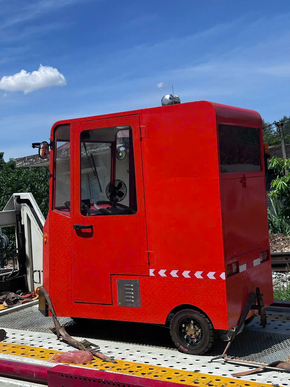 Xe Điện Cứu Hỏa 3 Bánh Cabin Kín Chuyên Dụng